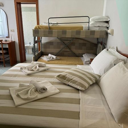 โฮเทล วิลลา กาเตรีนา Hotel ริมินี ภายนอก รูปภาพ