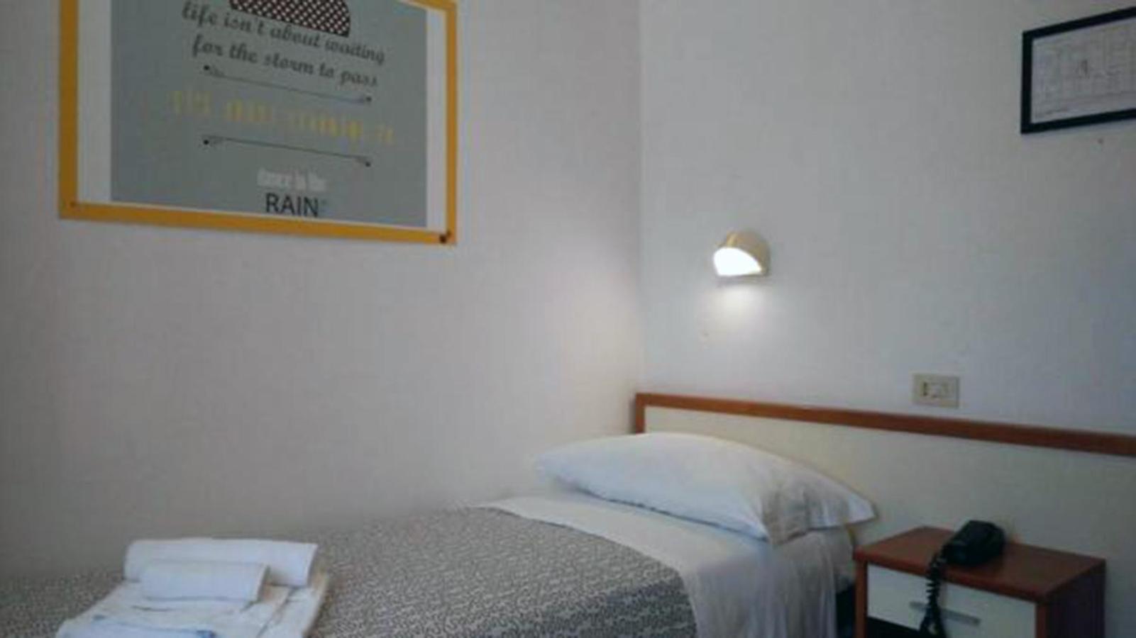 โฮเทล วิลลา กาเตรีนา Hotel ริมินี ภายนอก รูปภาพ