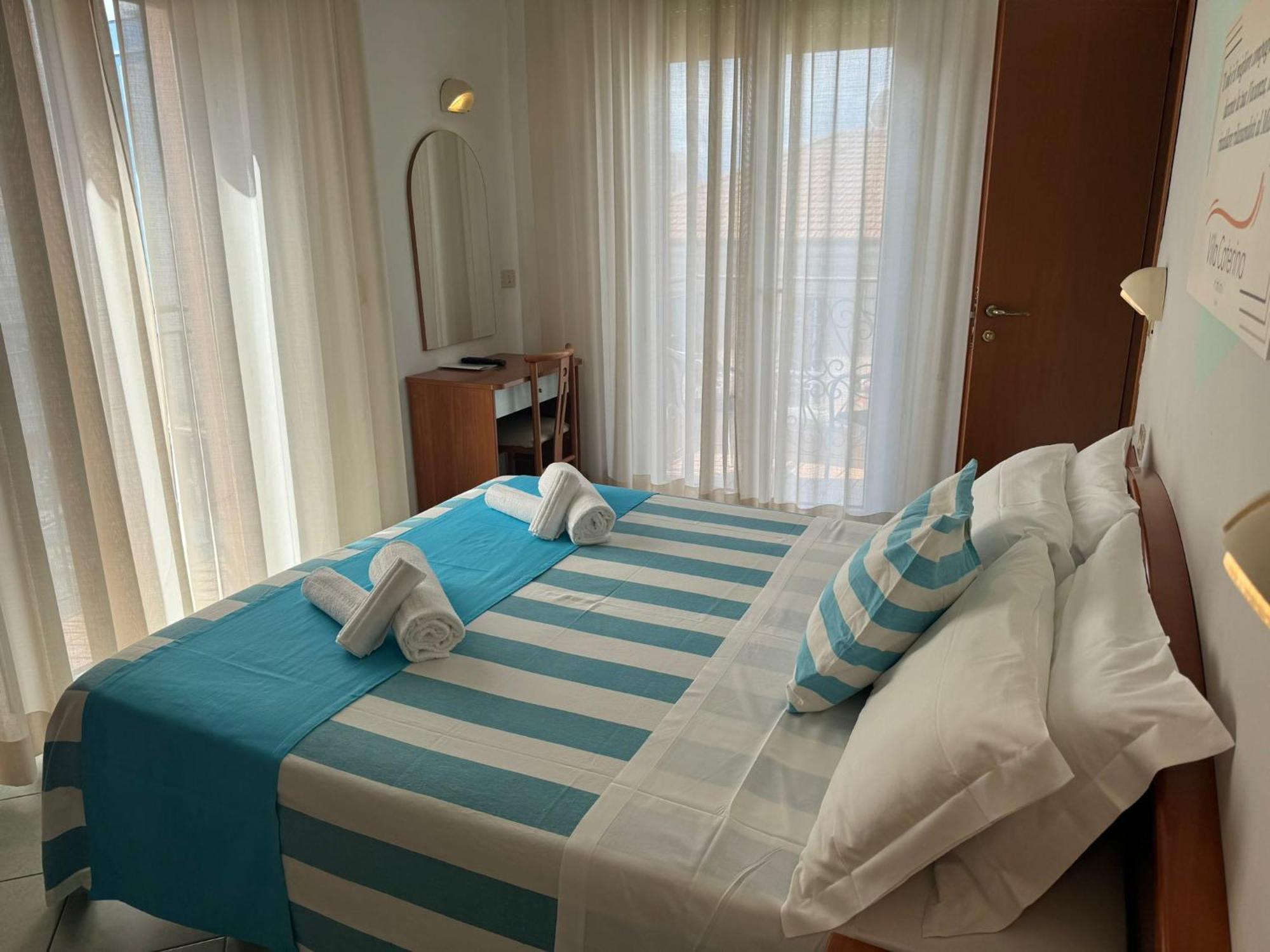โฮเทล วิลลา กาเตรีนา Hotel ริมินี ภายนอก รูปภาพ